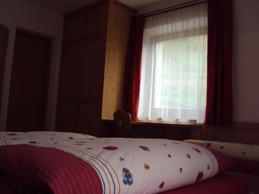 Haus Fliri Curon Venosta Quarto foto